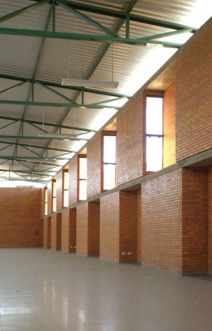 Cootrapar – cooperativa de trabajadores de aceros del paraguay. Interiores: modulo Z. Arq. Luis Alberto Elgue y Arq. Cynthia Solis Patri. Villa Hayes, Paraguay. 2007 – 2008.