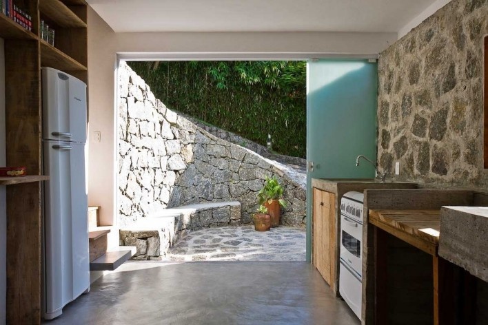 Casa Box, vista interna. Alan Chu e Cristiano Kato Arquitetos, menção honrosa categoria profissional/ obras concluídas. Ilhabela, SP, 2008.