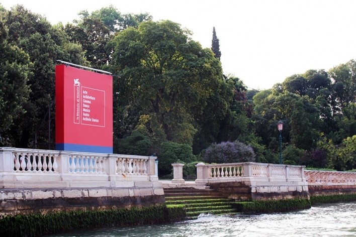 Biennalle – Acesso Giardini<br />Foto Gabriela Celani 