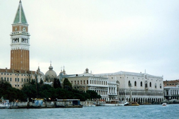 Palácio dos Dodge e Praça São Marco vista da Bacia de São Marco, Veneza<br />Foto Renato Anelli 