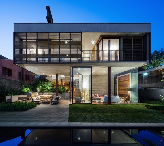 Casa Villa Lobos, 2018, São Paulo SP Brasil. Arquitetos Cristiane Muniz, Fabio Valentim, Fernanda Barbara e Fernando Viégas/ Una Arquitetos<br />Foto Nelson Kon 