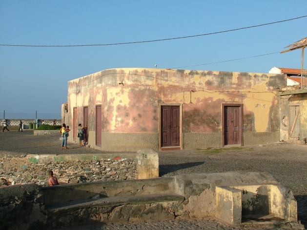 Casas velhas em Santo Antão<br />Foto Paula Janovitch 