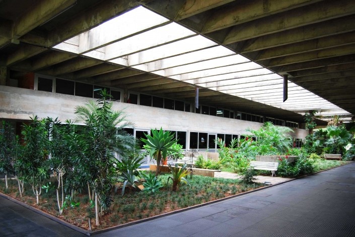 Escola Superior de Administração Fazendária – ESAF, praças internas setor educacional, Brasília DF<br />Foto Daniel Corsi 