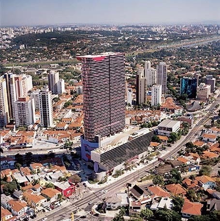 A implantação e o entorno <br />Foto divulgação  [arquivo Rui Ohtake Arquitetura e Urbanismo]