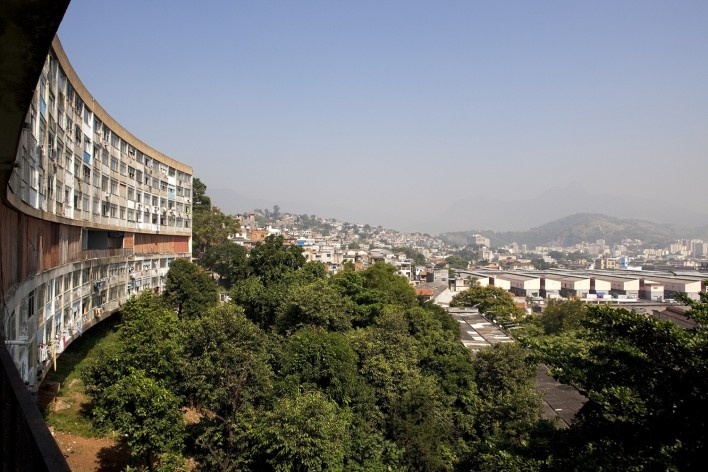 Conjunto Residencial Prefeito Mendes de Moraes (Pedregulho), Rio de Janeiro RJ Brasil, 1947. Arquitetos Affonso Eduardo Reidy e Carmen Portinho<br />Foto Leonardo Finotti 