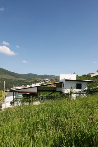 Residência Atibaia, Atibaia SP, 2008. Arquiteto Bernardo Telles<br />Foto Bebete Viégas 