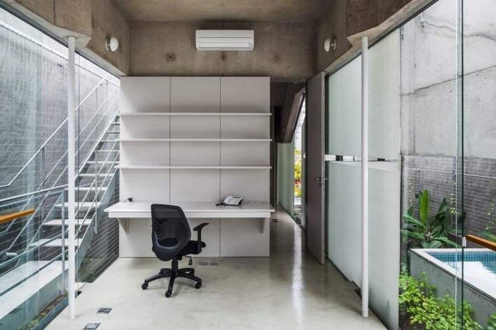 Casa de fim de semana em São Paulo. Arquiteto Angelo Bucci / SPBR<br />Foto Nelson Kon 