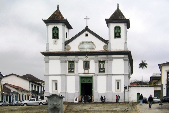 Vista geral da Sé de Mariana e Praça Cláudio Manoel<br />Foto Eliane Lordello 