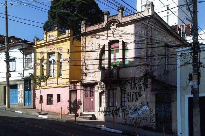 Casario no Grotão da Bela Vista<br />Foto Abilio Guerra 