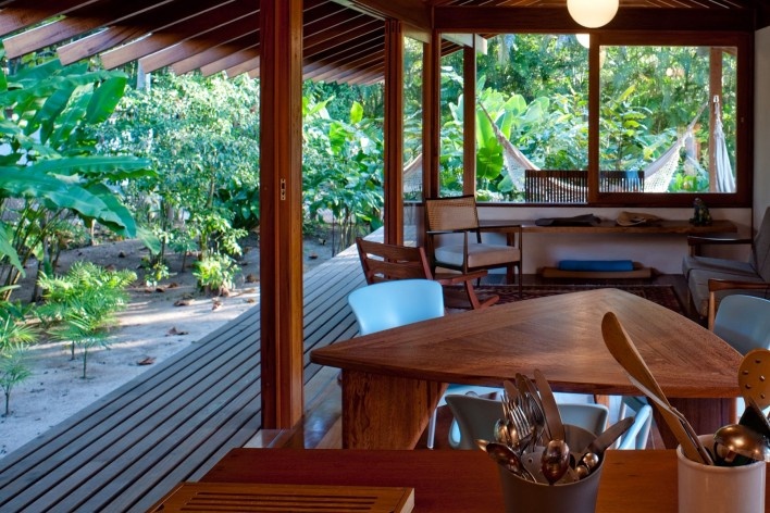 Casa nº 6, Praia de Itamambuca, Ubatuba. Arquiteto Eduardo Martins de Mello, 2008<br />Foto Antonio Saggese 