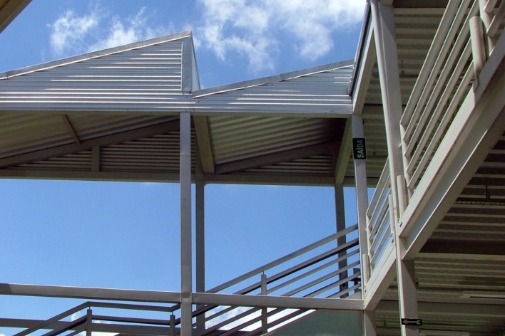 Campus Lagoa do Piau, detalhe da cobertura do prédio A, Caratinga MG. Arquiteto Sylvio Emrich de Podestá, 2006<br />Foto divulgação 
