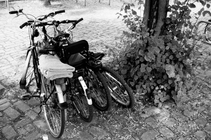 Bicicletas agrupadas próximas ao Museu Judaico. Berlim, Alemanha, julho 2010<br />Foto Francisco Alves 