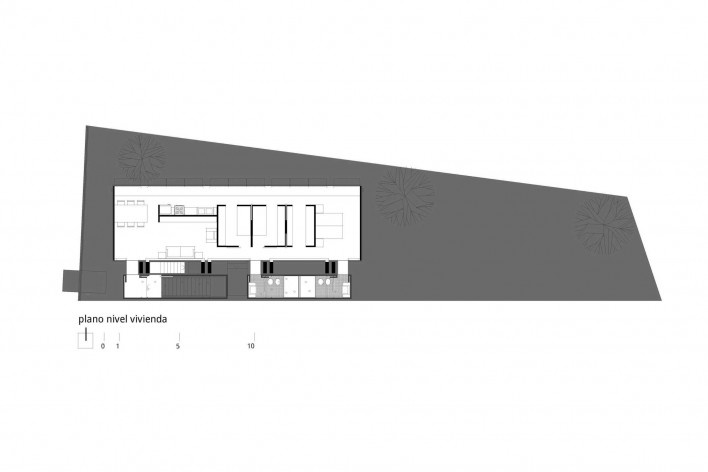 Casa en el aire. Planta alta. Sergio Fanego, Larissa Rojas, Miguel Duarte. Luque, Paraguay. 2008-2010.