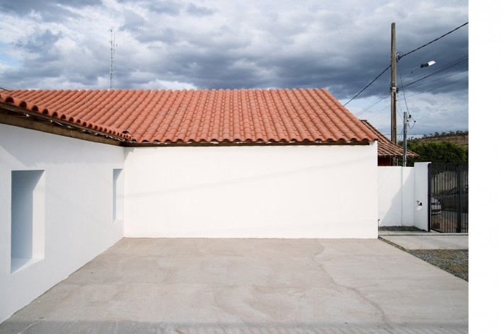 Dona Zuzinha’s House, Campo Azul MG, 2022. Architect Deryck Dantom / DL Arquitetos Associados<br />Foto/photo Urbansadness 