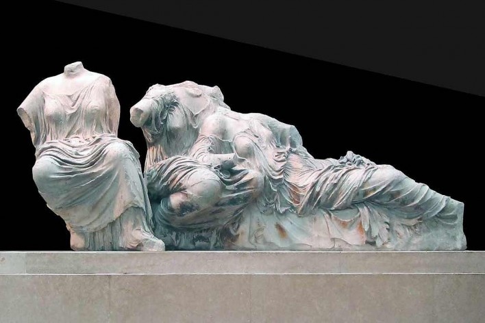 Esculturas em baixo relevo do frontão do Parthenon, British Museum, Londres<br />Foto Victor Hugo Mori 