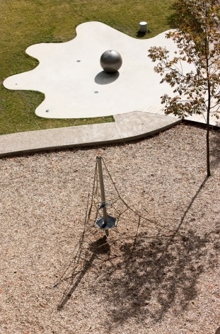 Mount-Royal Park's playground. Cardinal Hardy<br />Photo Marc Cramer  [v2com Canada]