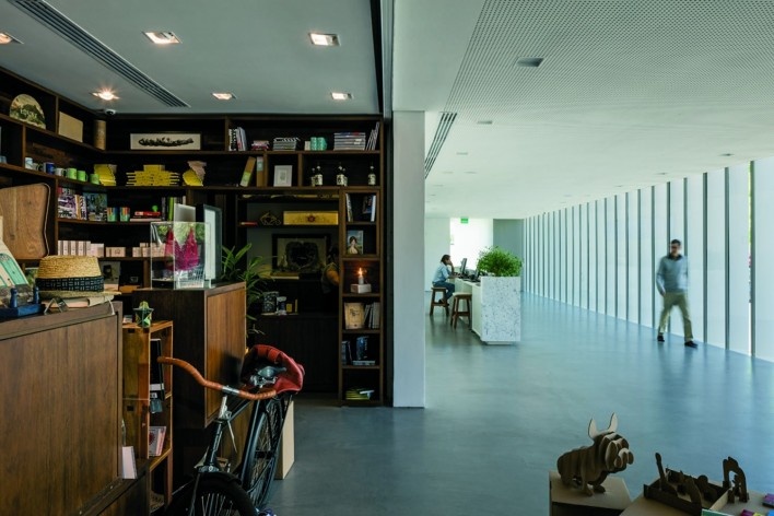 Instituto Ling, Porto Alegre RS Brasil, 2014. Architect Isay Weinfeld (author)<br />Foto / photo Leonardo Finotti 