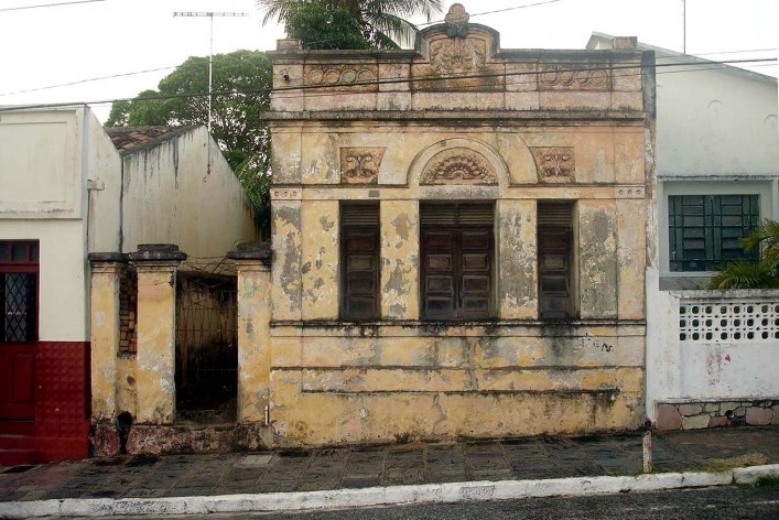 Fachada leste, antes da intervenção<br />Foto divulgação  [Acervo Vilanova Arquitetura]