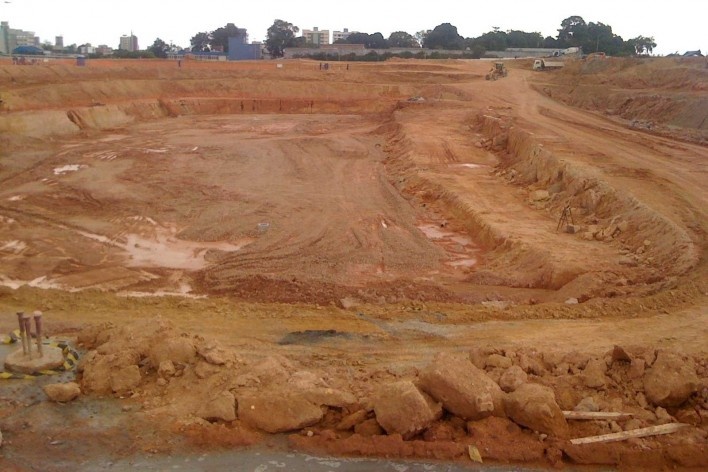 O terreno onde estava implantado o Vivaldão após sua demolição em 2010<br />Foto Fernando Serapião 