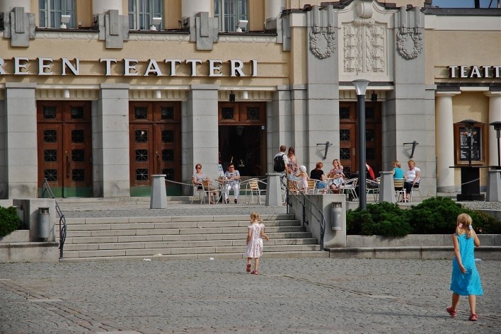 Aspecto do Teatro Tampereen que se abre para grande largo no centro urbano<br />Foto Fabio Lima 