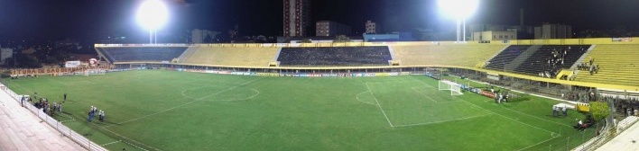 Panorâmica noturna da arquibancada.Effect Arquitetura e Gerenciamento de Projetos, Estádio 1º. De Maio, São Bernardo do Campo- SP.<br />Effect Arquitetura e Gerenciamento de Projetos 