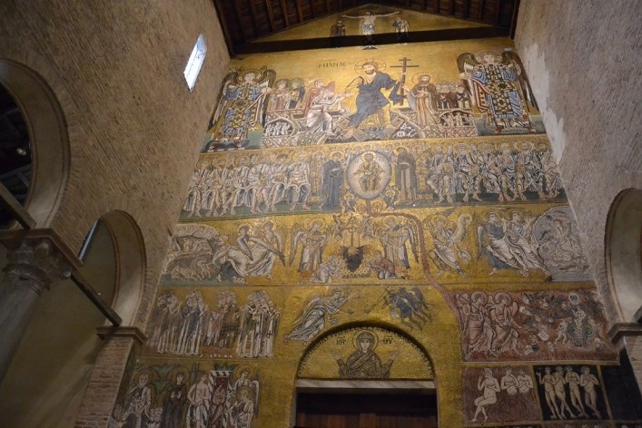 Interior da Basílica, afrescos<br />Foto/photo Fabio Lima 