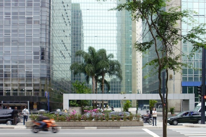 Cetenco Plaza, Avenida Paulista, São Paulo. Arquitetos Rubens Carneiro Vianna e Ricardo Sievers<br />Foto Abilio Guerra 