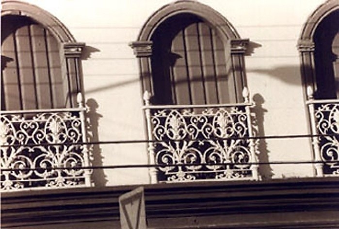 Fachada casa praça Getúlio Vargas<br />Foto Ana Alaíde Amaral 