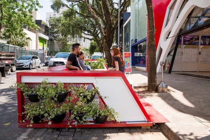 Parklet Oscar Freire. Zoom Urbanismo, Arquitetura e Design<br />Foto Sissy Eiko 