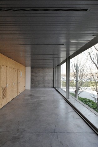 Aulário 3 (unidade de Alicante), San Vicente del Raspeig, Alicante, Espanha, 2000. Arquiteto Javier Garcia-Solera<br />Foto Hevelyn Baer Villar 