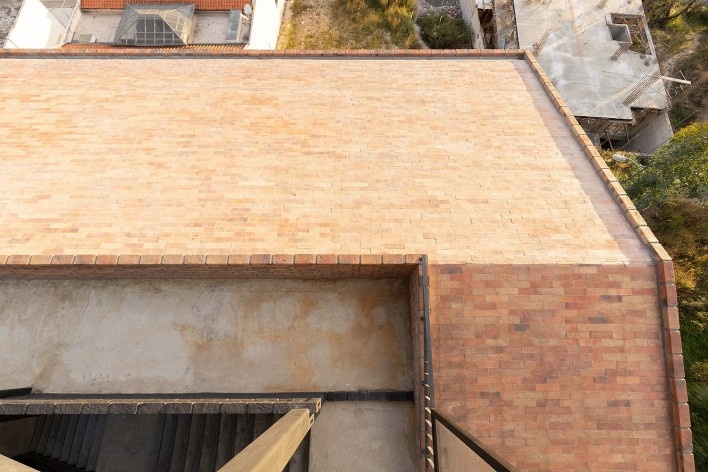 Edifício Goya, San Cayetano, Loja, Equador, 2021. Arquitetos Tatiane Corsi Garcia, David Arias Polo e Daniel Arias Polo (autores) / Bearq<br />Foto/ photo Jag Studio 