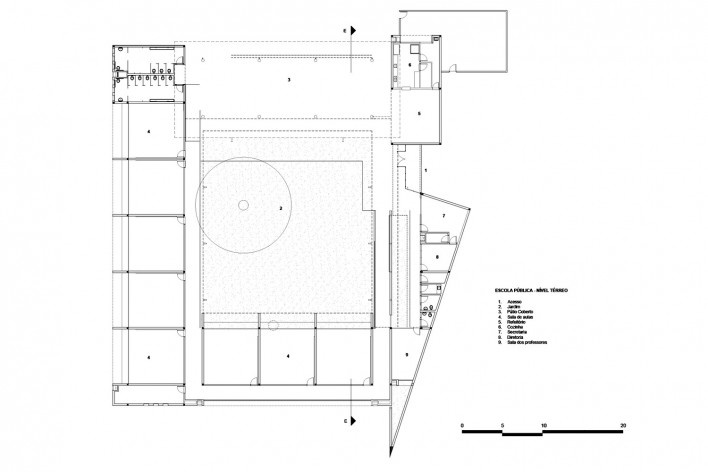 Fábrica de Sal – Centro Educacional de Ribeirão Pires, planta da Escola, 2001-2003. Arquitetos Rafael Perrone e Márcio do Amaral<br />Imagem divulgação 