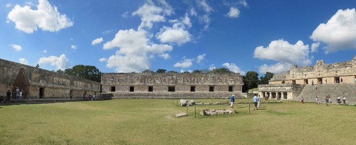 Uxmal, Praça do Convento, México<br />Foto Victor Hugo Mori 