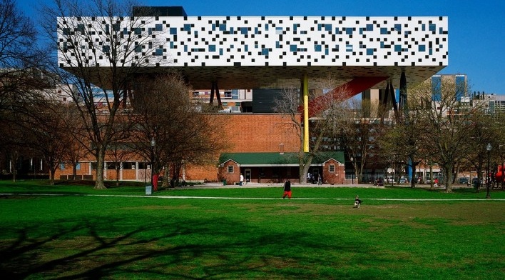 Sharp Center, exterior, Toronto, arquiteto Will Alsop, 2004<br />Foto Richard Johnson  [Alsop Architects]