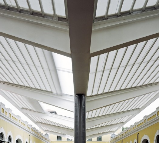 Cobertura do Mercado Público de Florianópolis, 2016. Arquitetos Gustavo Correia Utrabo e Pedro Lass Duschenes<br />Foto Felipe Russo 
