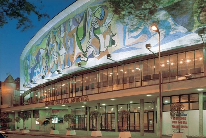 Teatro Cultura Artística, 1942-43. Arq. Rino Levi. Prédio restaurado, antes do incêndio<br />Foto Nelson Kon 