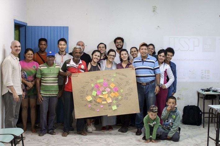 Urbanização do Banhado, utilização de métodos inovadores na consulta aos moradores, São José dos Campos SP, 2019. Coordenadores Jeferson Tavares e Marcel Fantin / PExURB IAU USP<br />Foto dos autores 