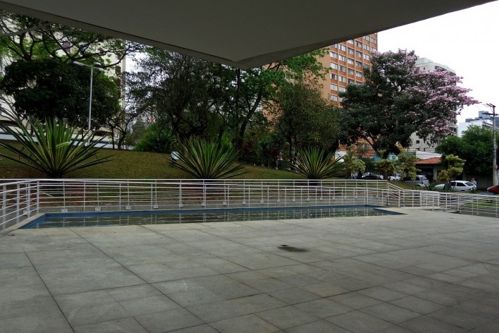 Terminal Digital do Ensino, São Caetano do Sul, 2008. Arquiteto José Augusto Aly<br />Foto Mauro Calliari 