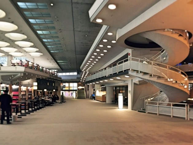 Biblioteca de Berlim, interior, arquiteto Hans Scharoun<br />Foto Fabiano Borba Vianna, 2016 
