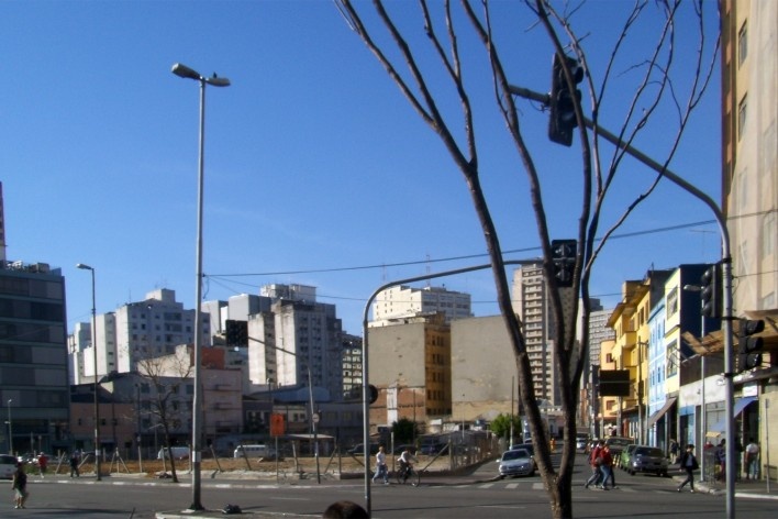Espaço público abandonado<br />Foto Fernanda Critelli 
