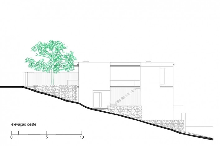Casa da Lagoa, elevação oeste, Florianópolis SC Brasil, 2019. Arquitetos Francisco Fanucci e Marcelo Ferraz / Brasil Arquitetura<br />Imagem divulgação  [Acervo Brasil Arquitetura]