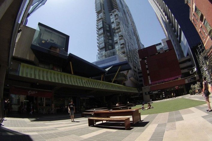 Miolo de quadra ao que se tem acesso pelas galerias do QV<br />Foto Gabriela Celani 