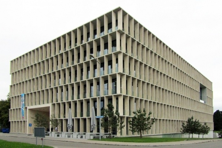 HIT: Exterior e varanda ao redor do edifício<br />Foto Gabriela Celani 