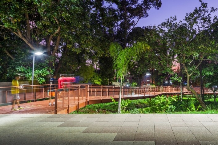 Parque Sabesp Mooca, piso elevado. Levisky arquitetos estratégia urbana<br />Foto Ana Mello 