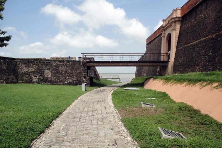 Feliz Luzitânia, Belém, 1996-2000. Paisagismo de Rosa Kliass<br />Foto Giovani Sarquis 