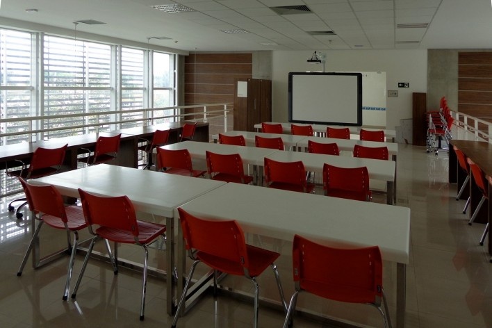 Terminal Digital do Ensino, São Caetano do Sul, 2008. Arquiteto José Augusto Aly<br />Foto Mauro Calliari 