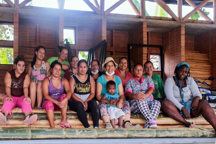 Taller de Confección Amairis, proceso, San Isidro, Colombia. Taller Ruta 4<br />Foto Joan Pulgarin 
