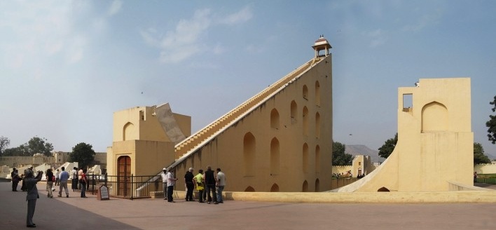 Jantar Mantar, complexo de observatórios astronômicos, Jaipur, Índia<br />Fotomontagem Victor Hugo Mori, 2010 