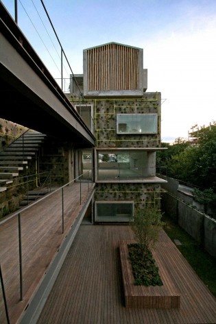 Projeto Harmonia_57, vista externa. Escritório Triptyque, 1º. prêmio categoria profissional/obras concluídas,São Paulo, SP, 2007-2008.
