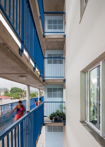 Reurbanização da favela do Sapé, Rio Pequeno, São Paulo, 2014. Base 3 Arquitetos, arquitetos Marina Grinover, Catherine Otondo e Jorge Pessoa<br />Foto Pedro Vannucchi 